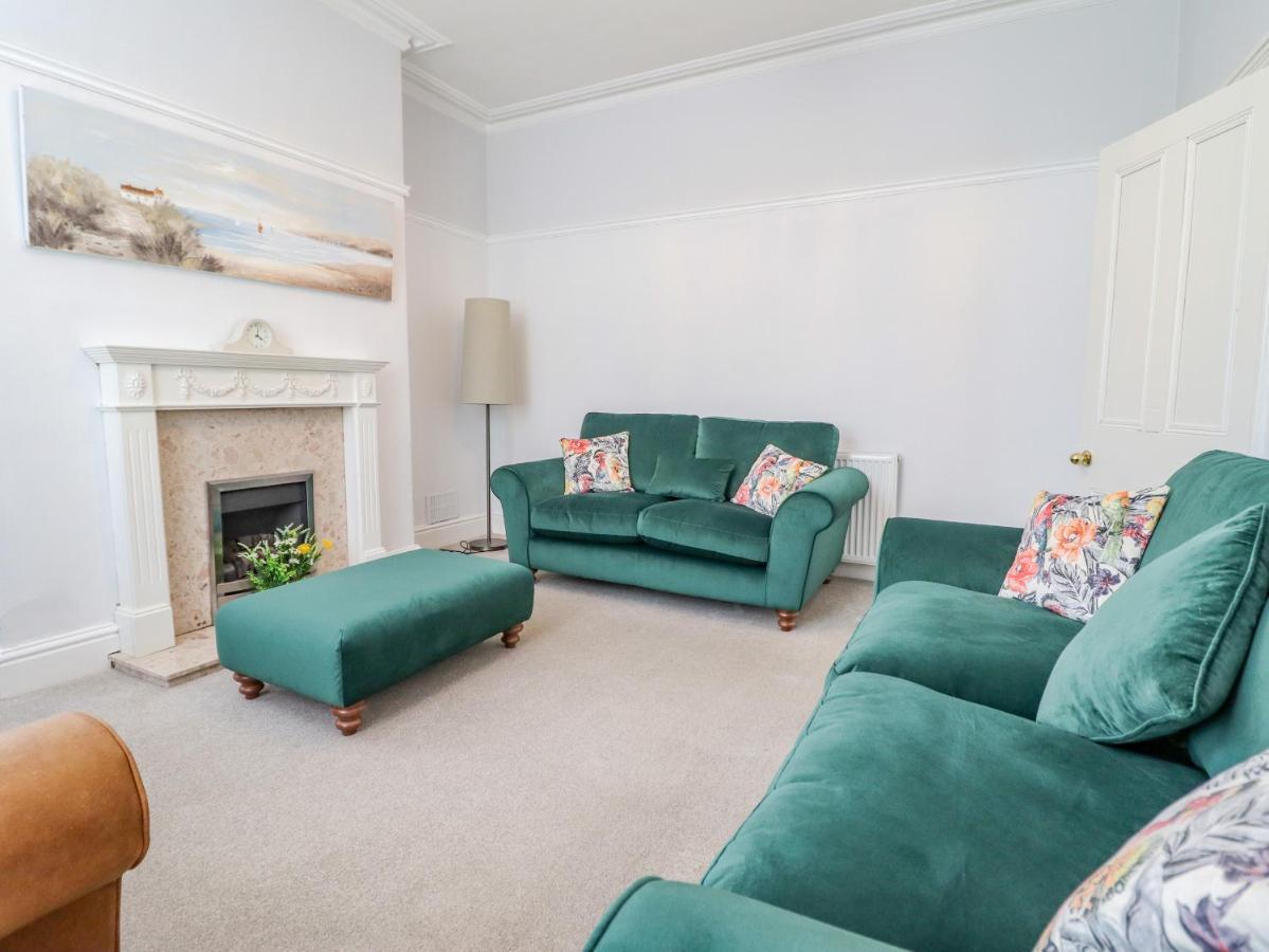 24 Cadnant Park Villa Конуи Екстериор снимка